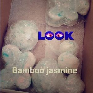 Homemade bath bombs